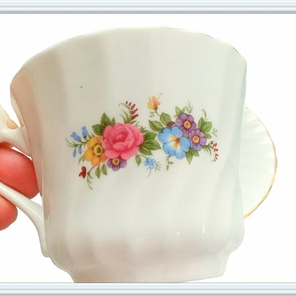 Royal Sutherland Tea Cup Saucer Set Floral Motif Fine Bone China Made in England - Picture 10 of 12